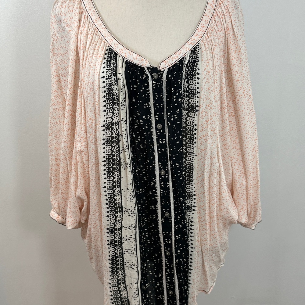 Free People Black and White Patterned Top‎